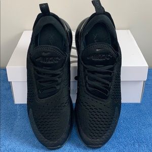 Black Nike AirMax 270s🔥